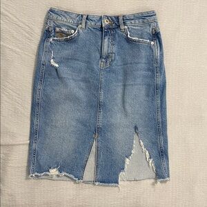 Pilcro and the Letterpress Denim Skirt‎ Women’s Size 2 Distressed Knee-Length